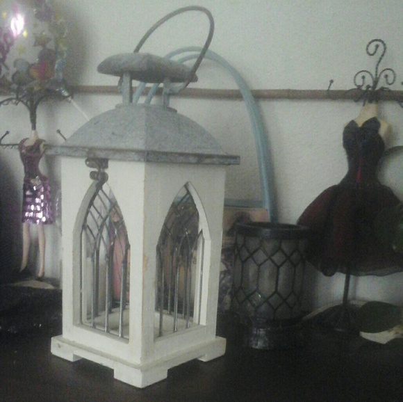 Beautiful wooden lantern - Picture 3 of 3